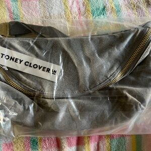 Stoney clover heather gray jumbo fanny pack